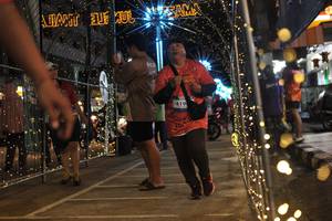 BIB: 419
                            <button type="button" onclick="openModal(26274606)" class="btn btn-primary btn-sm float-right btn-popup" data-toggle="modal" data-target=".modal-high-quality">
                        <i class="fas fa-shopping-cart"></i> Add to Cart
                    </button>
                                            <button type="button" onclick="isThisMe(26274606, true)" class="btn btn-success btn-sm float-right btn-popup btn-isme hidden" data-toggle="tooltip" data-placement="bottom" title="นี่คือรูปของคุณใช่ไหม คลิกที่นี่เพื่อเอาเข้าอัลบั้ม">
                        <i class="fas fa-plus"></i> Add to album
                    </button>
                    <button type="button" onclick="isThisMe(26274606, false)" class="btn btn-warning btn-sm float-right btn-popup btn-isnotme hidden">
                        <i class="fas fa-ban"></i> Remove from album
                    </button>